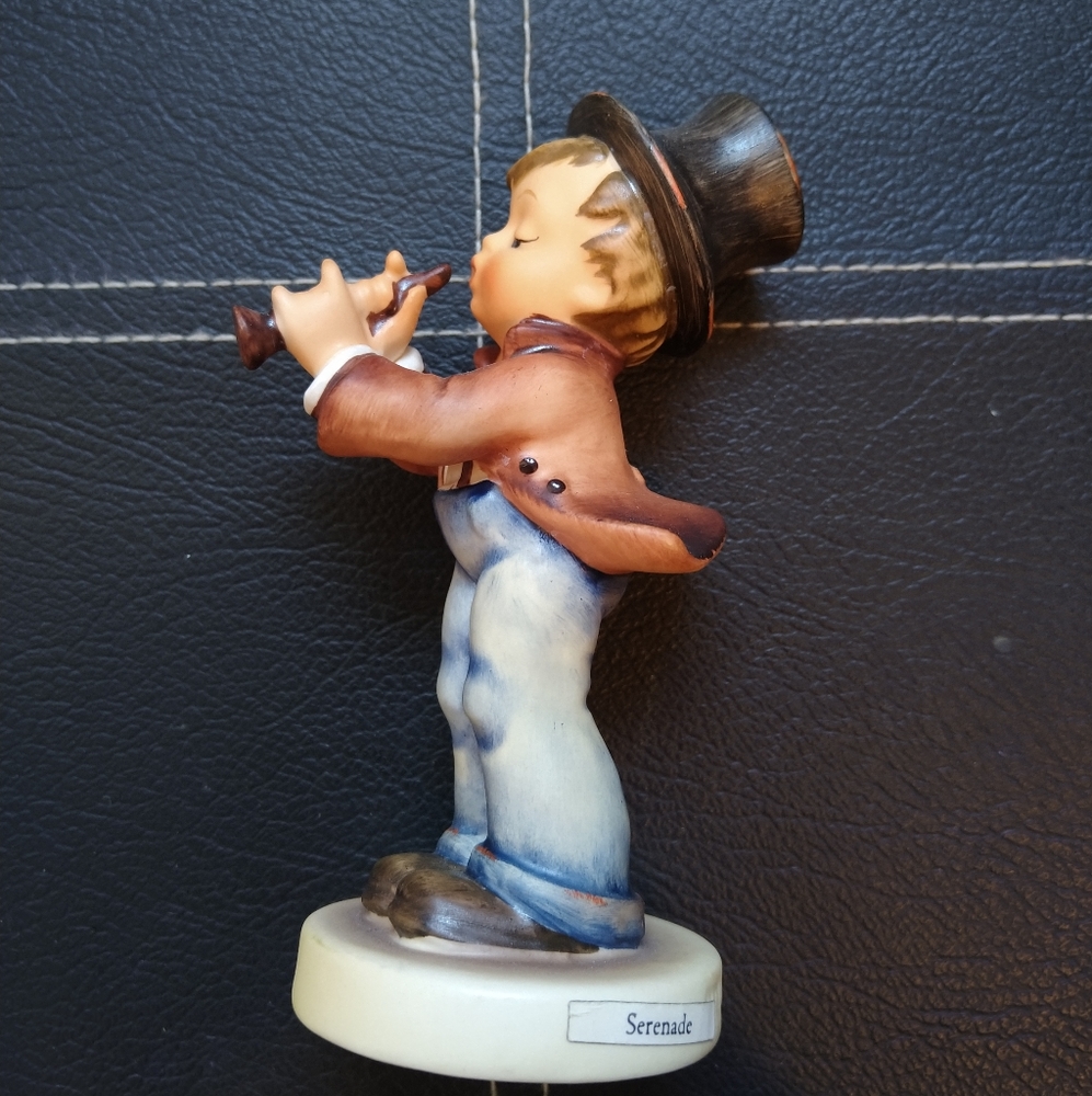 Vintage Goebel Figurine. Serenade.